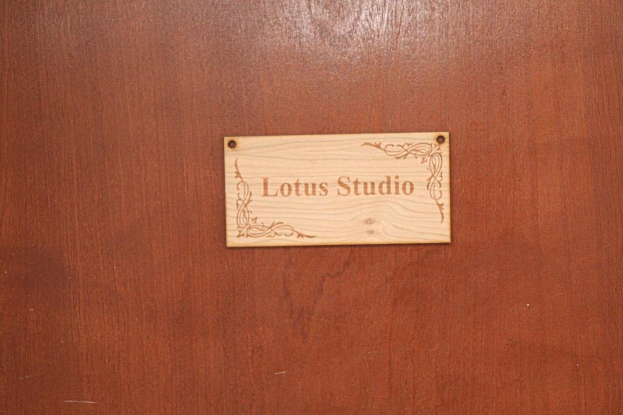 Lotus Studio Near Lanark Carstairs Eksteriør bilde